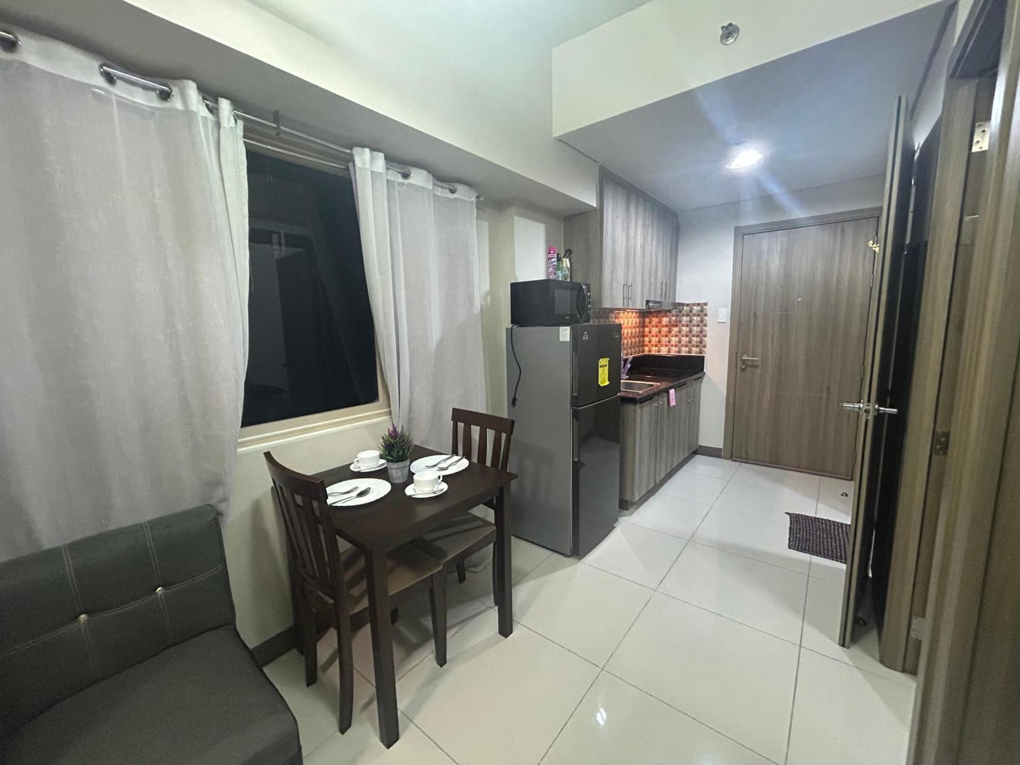 2Br Coast Residences 马尼拉 外观 照片